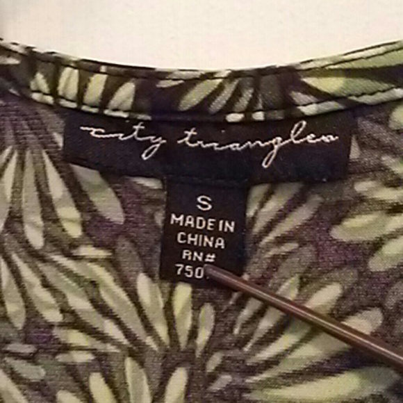 City Triangles Floral Dress - Picture 2 of 4